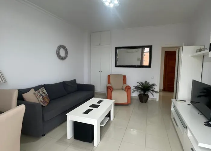 Con Piscina * توريمولينوس