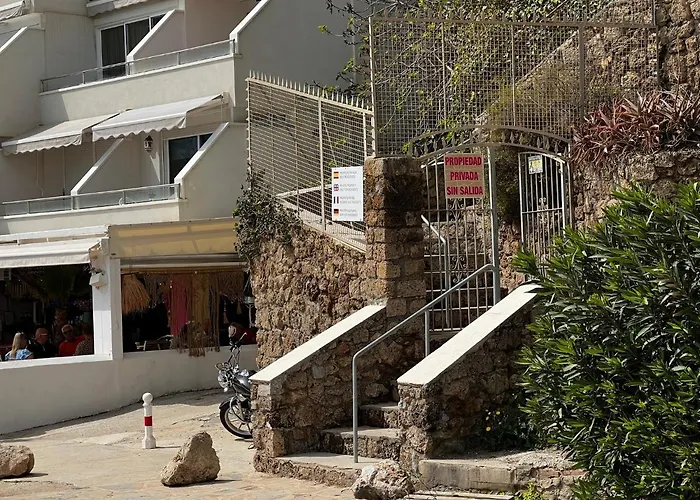 Con Piscina * Τορρεμολίνος